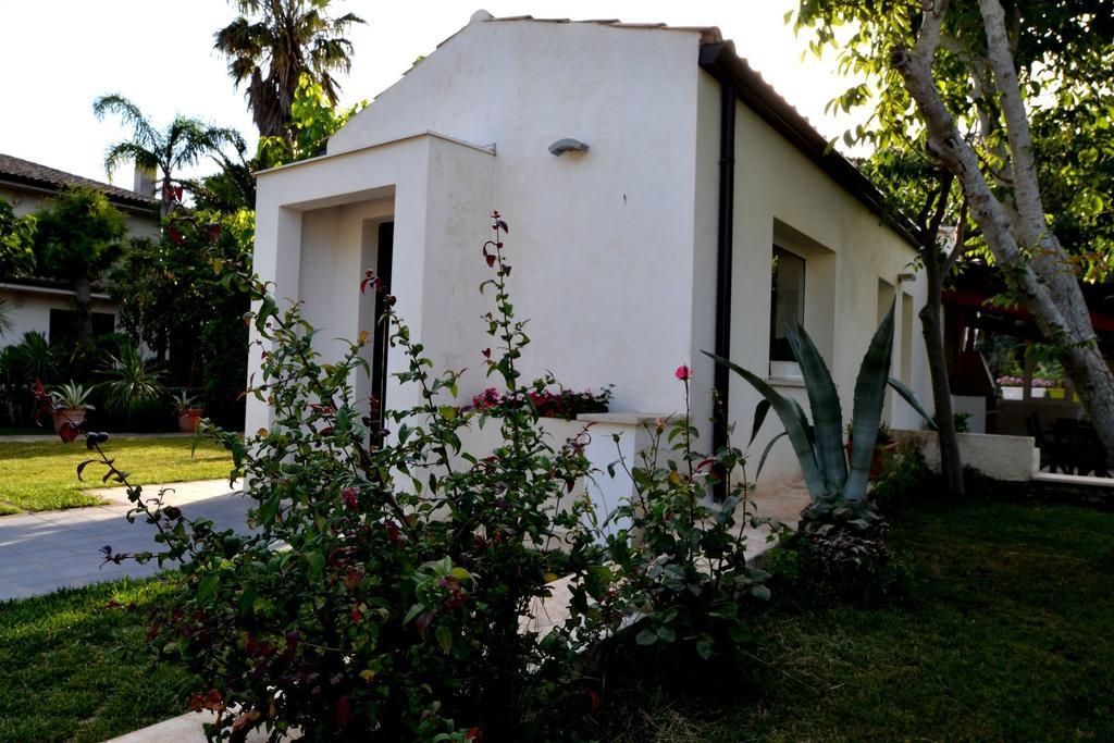 Casa Degli Avi Don Neli, Immersa Nella Natura Модика Стая снимка