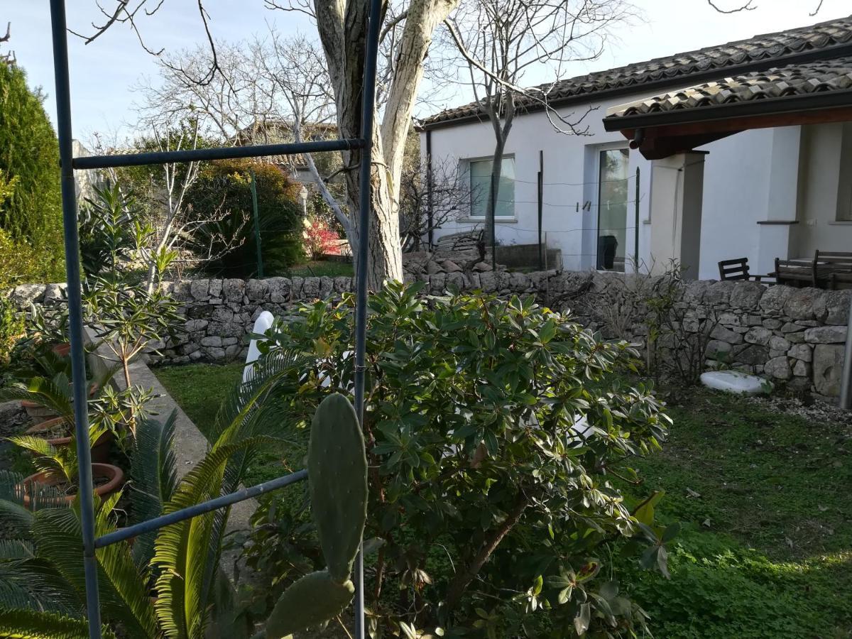 Casa Degli Avi Don Neli, Immersa Nella Natura Модика Екстериор снимка